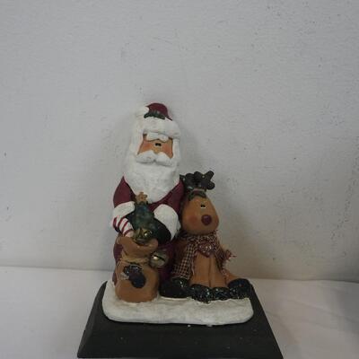 10+ Holiday Lot: 2 Baskets, 2 Stocking Hooks, Door Decor, Golden Ribbons