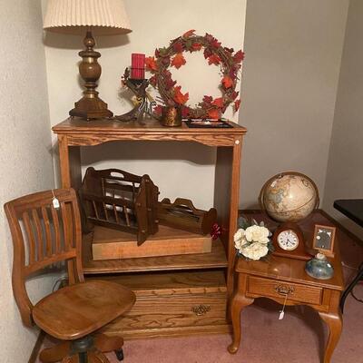 Lot 23: Tv stand & Home decor