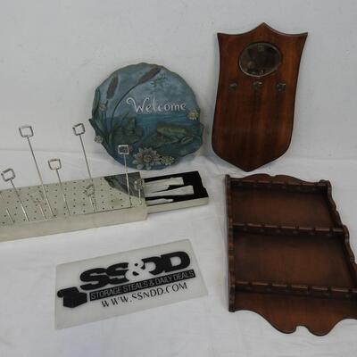 4 pc Decor: Silver Photo Stand, Frog Welcome Tile/Stepping Stone