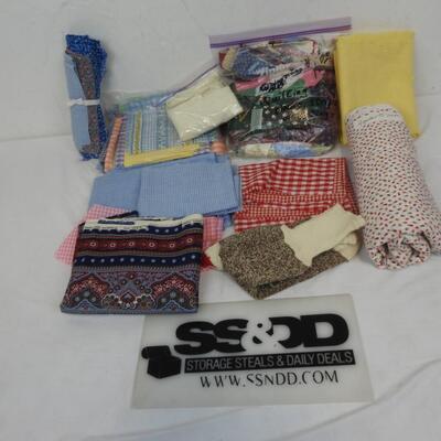 Lot of Assorted Fabric, Quilting Fabric, Plad