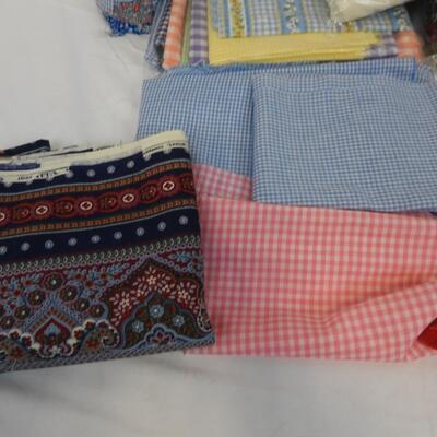 Lot of Assorted Fabric, Quilting Fabric, Plad