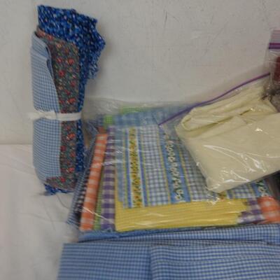 Lot of Assorted Fabric, Quilting Fabric, Plad