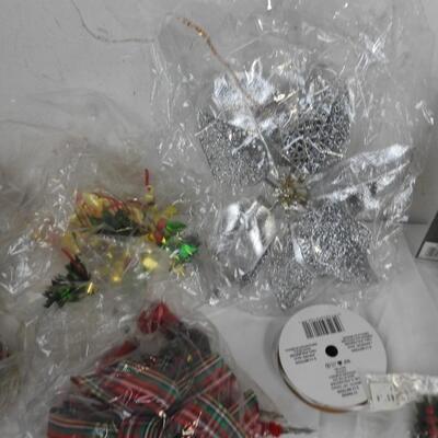 Christmas Craft Lot: Doilies, Pinecones, Bells