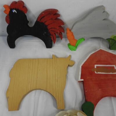 9 pc Wood Decor, Farm Animals, Some Unpainted
