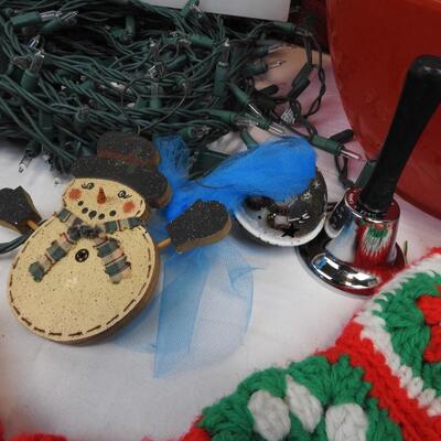 26 pc Christmas Holiday Decor:  Pillows, Stockings, Cards, Bowl, Lighted Garland