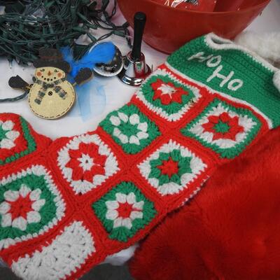 26 pc Christmas Holiday Decor:  Pillows, Stockings, Cards, Bowl, Lighted Garland