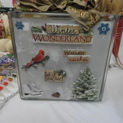 43+ Lot of Christmas Holiday Decor: Ribbons, Cloth Napkins, Greeting Cards