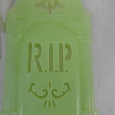 10pc Halloween Decor, Glow in the Dark Skulls, Headstones, Skeleton