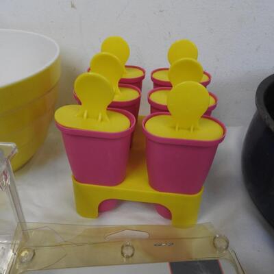 12 pc Kitchen Lot: Paper Towel Holder, Coffee Warmer, Popsicle Maker
