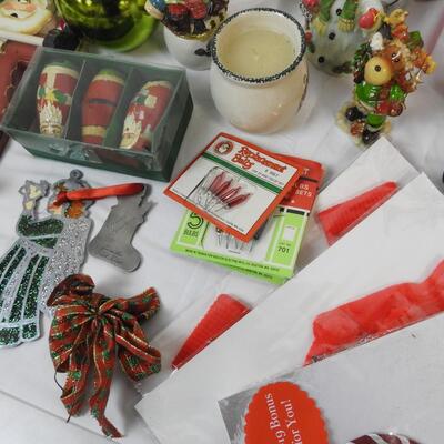 Christmas Lot: Gol Ornaments, Ceramic Figures, Gloves, Bells