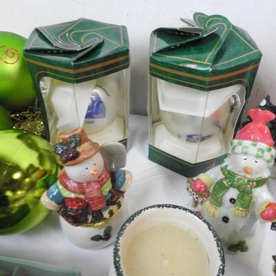 Christmas Lot: Gol Ornaments, Ceramic Figures, Gloves, Bells