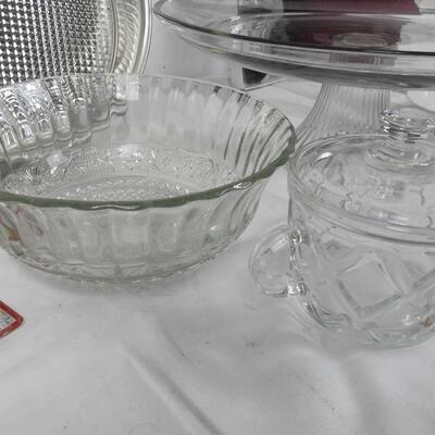 16 pc Kitchen: Cake Stand, Placemats, Springform Pan, Small Plates