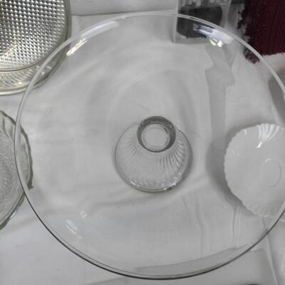 16 pc Kitchen: Cake Stand, Placemats, Springform Pan, Small Plates