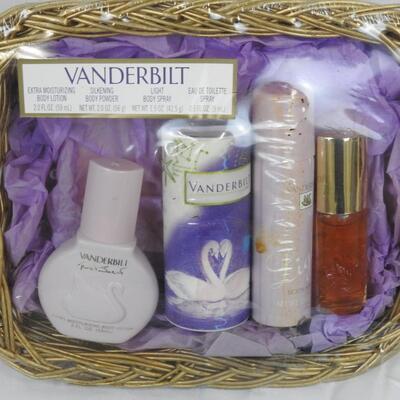 5 pc Personal Care, 2 Table Cloths, Vanderbilt, Toilet Paper