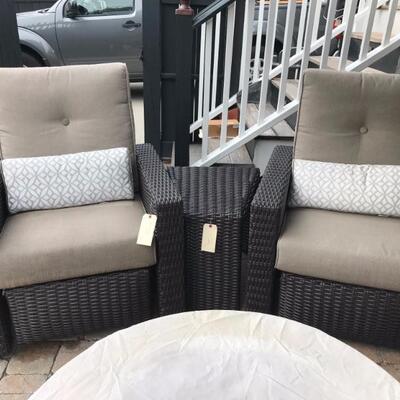 Barco Lounger chair $275
1 available
table $99
