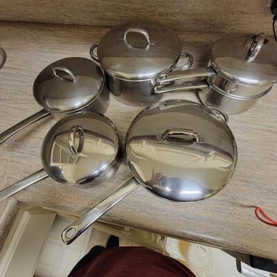 5 Stainless Steel Pots and pans