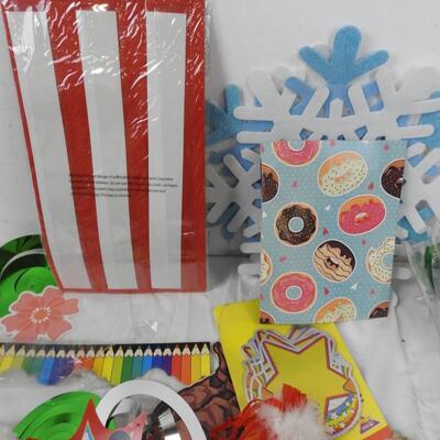 Party Lot: Decoration, All Star Chip Bowl, Gift Bags, Snowflakes