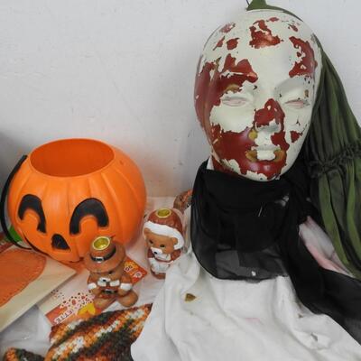 Halloween DÃ©cor Lot: Cauldron, Jack o Lantern Lights, Ghost Mannequin