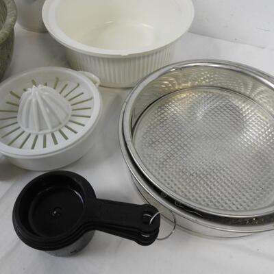 8+ pc Kitchen Lot: Springform Pans, Punch Bowl With 9 Glasses, Ceramic Jar