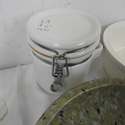 8+ pc Kitchen Lot: Springform Pans, Punch Bowl With 9 Glasses, Ceramic Jar