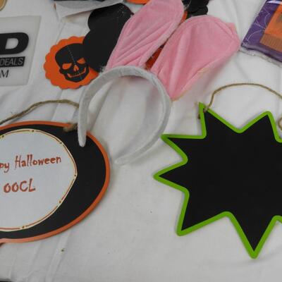 Halloween Lot: Wigs, Skeleton Decor, Masks, Halloween Signs