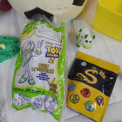 18 pc Kids: Soccer Ball Baskets, Ceramic Piggy Bank, Glasses, Magnets