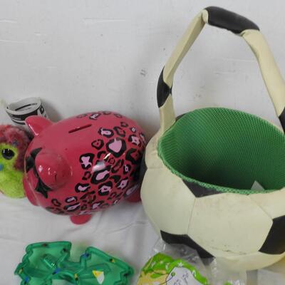 18 pc Kids: Soccer Ball Baskets, Ceramic Piggy Bank, Glasses, Magnets