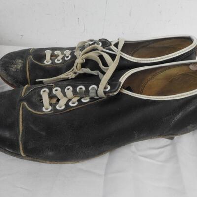 2 Pairs of Shoes, Vintage Cleats, Bio Fit Shoes, Men's 9