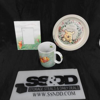 Christmas Winnie the Pooh Disney Plate, Frame, and Mug Set