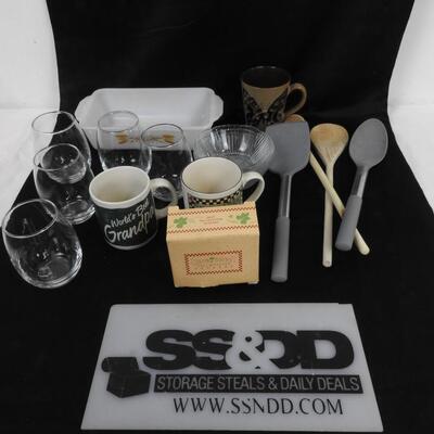 Decorative Kitchen Lot: Wood Utensils, Mugs, Salt & Pepper Shakers, 5 Glass Cups