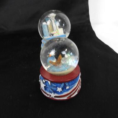 11 Snowglobes and Tourist Balls, Seattle to Yellowstone to Chile, Good Condition