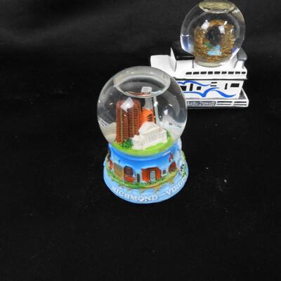 11 Snowglobes and Tourist Balls, Seattle to Yellowstone to Chile, Good Condition
