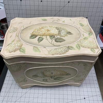 #4 Beautiful Floral Box with Suede Inside Lining