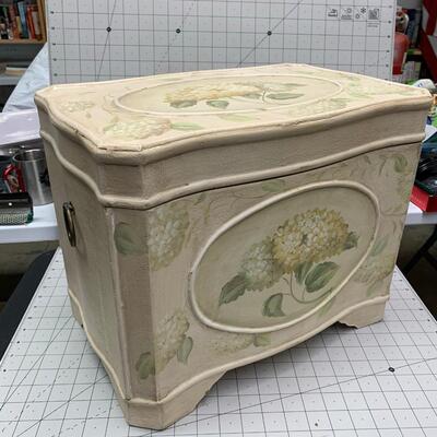 #4 Beautiful Floral Box with Suede Inside Lining