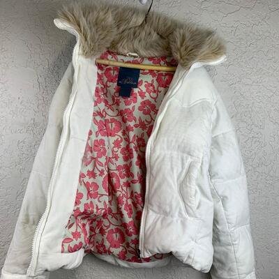 #87 BB Dakota Girls Medium White Coat With Fur Neckline