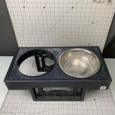 #96 Lifted Dog Food Tray Missing Bowl