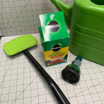 #136 Miracle Gro, Watering Can, Hose Head & Brush