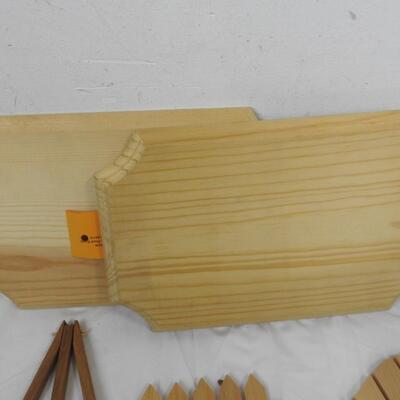 Lot of Unused Craft Wood, 3 Bandanas, Easels - New