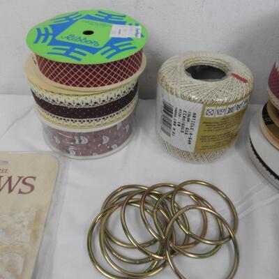 17 pc Crafts, Assorted Ribbon, Foil, Raffia, 6 Bows - New