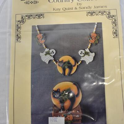 Halloween Wood DÃ©cor Kits: Folk Art and Country Collections with Extra Pieces