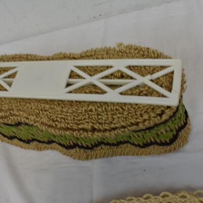 2 Pink Abaca Fiber Mats, 4 Small Yellow Mats, Green Embroidered Tapestry? - New