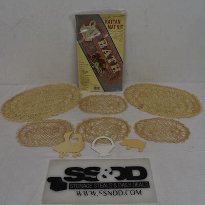 10 pc Craft/Decor Lot: Oval Rattan Mat Kit, 6 Oval mats, Geese/Pig/Basket - New