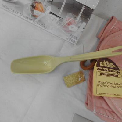 4 pc Kitchen: Appliance Cover, Decorating Stand, Paper Towel Holder, Spoon - New