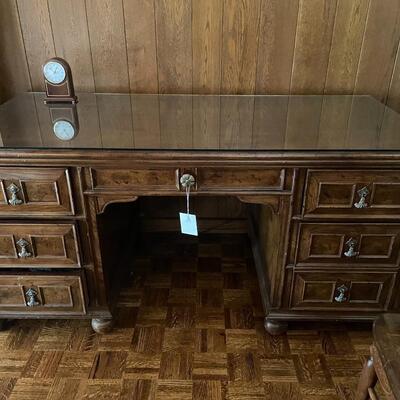 Gorgeous executive desk