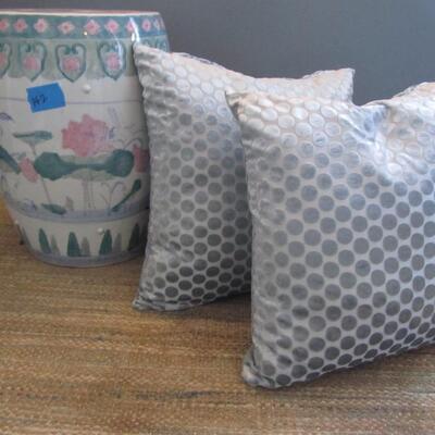 Ceramic Side Table+ Pillows