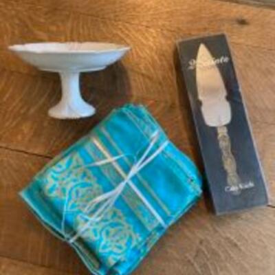 Cake Knife Set + Linen Napkins