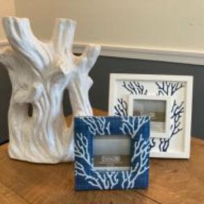 Vase + Frames