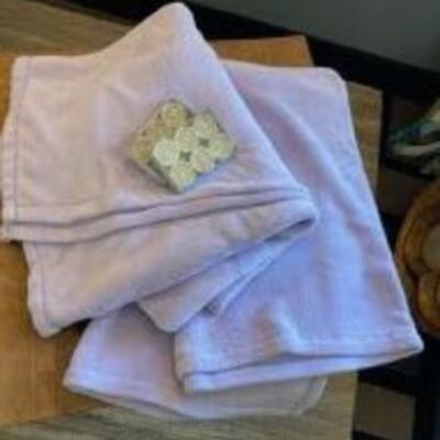 Set of 2 Purple Fleece Throw Blankerts