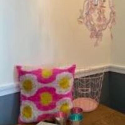 Chandelier + Pillow + Votives