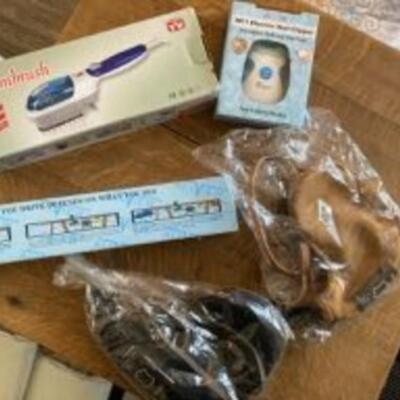 Steambrush + Electric Nail Clipper + Rear View Mirror + 2 Soft Canteens